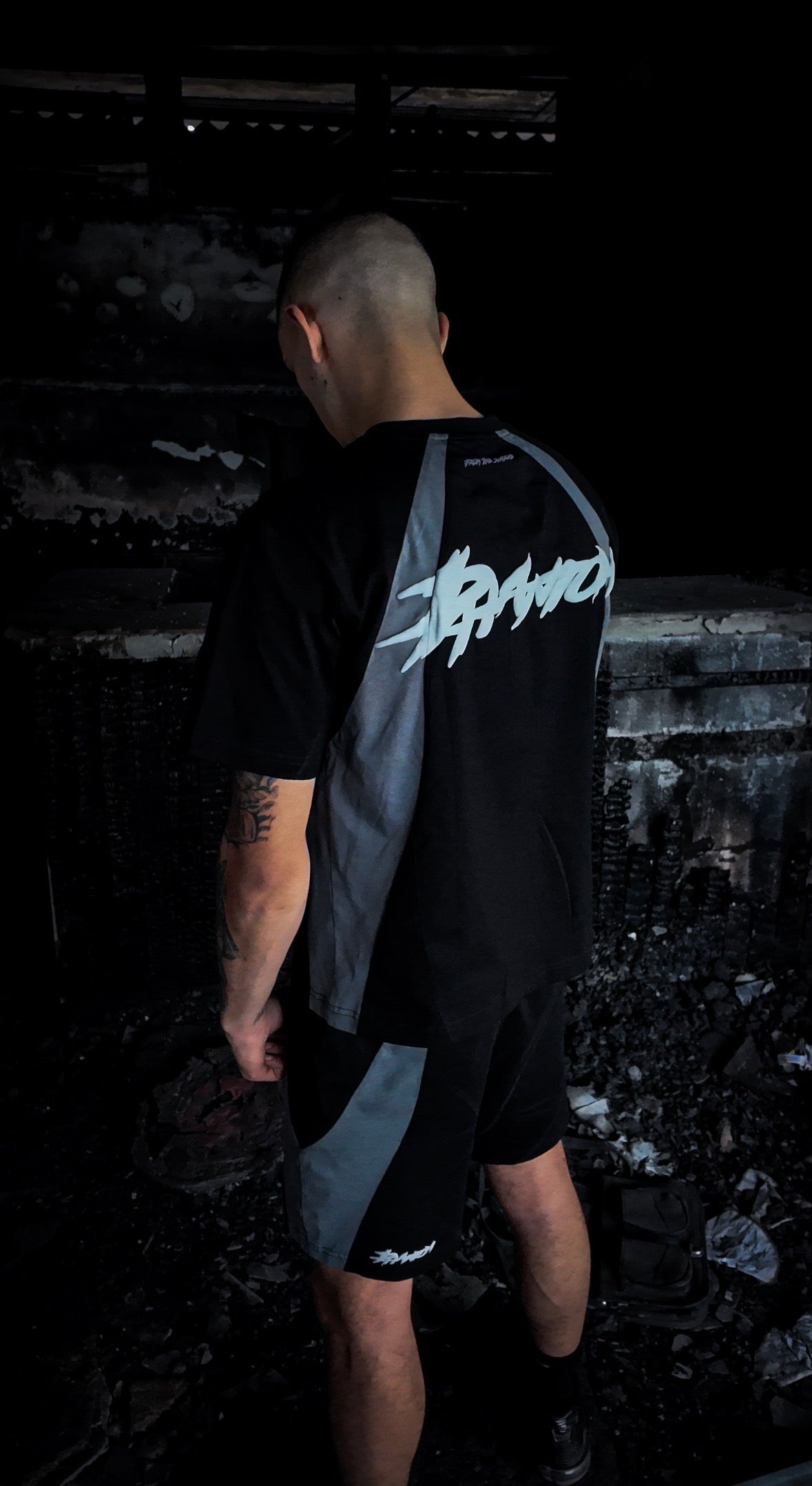 STEALTH PHANTOM SET (T-SHIRT + SHORTS)